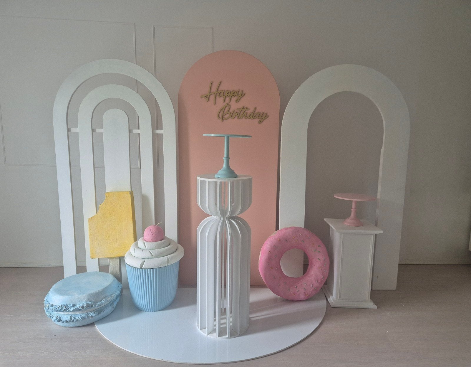 Feestdecoratie backdrop zuilen ledlicht stoelen verhuur, Ophalen of Verzenden, Nieuw, Versiering, Verjaardag