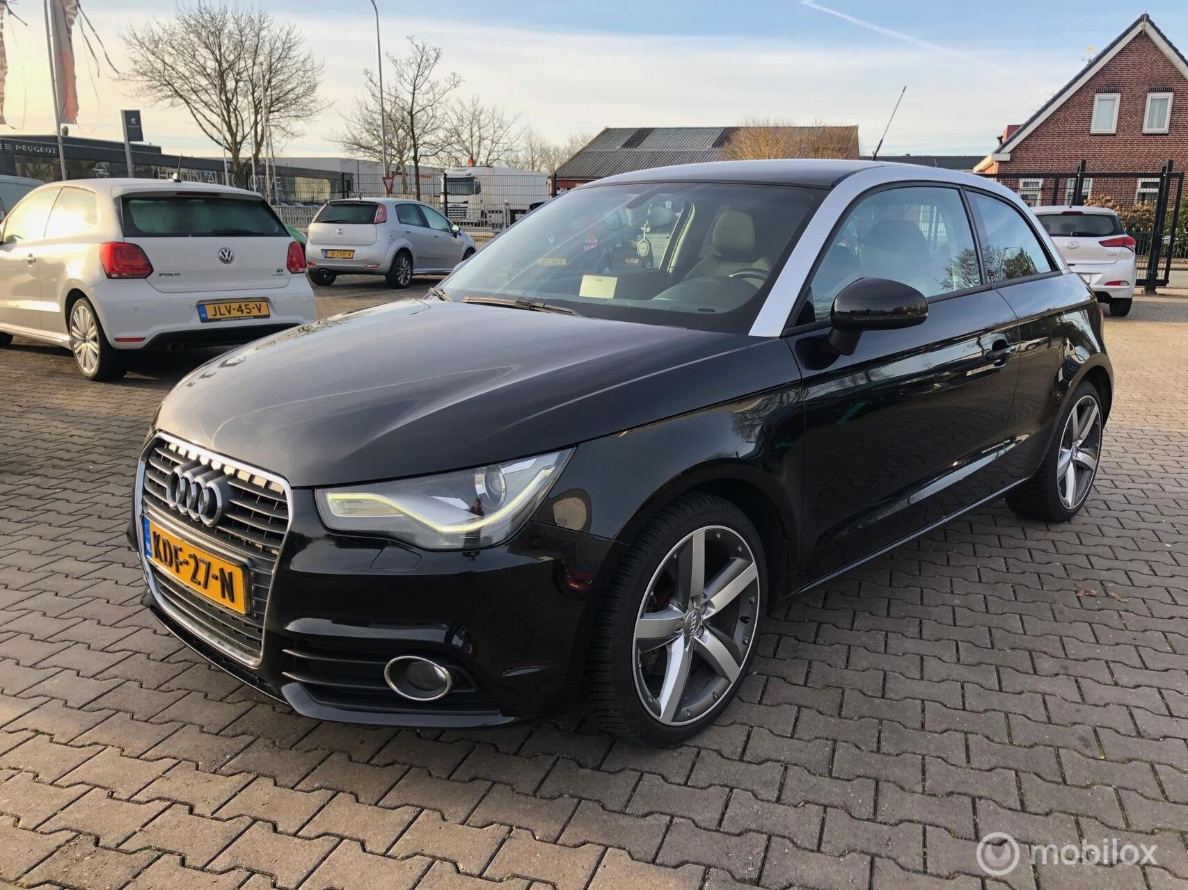 Audi A1 1.4 TFSI S-LINE AUTOMAAT VOll OPTIE,S, Euro 5, Zwart, 4 cilinders, Navigatiesysteem