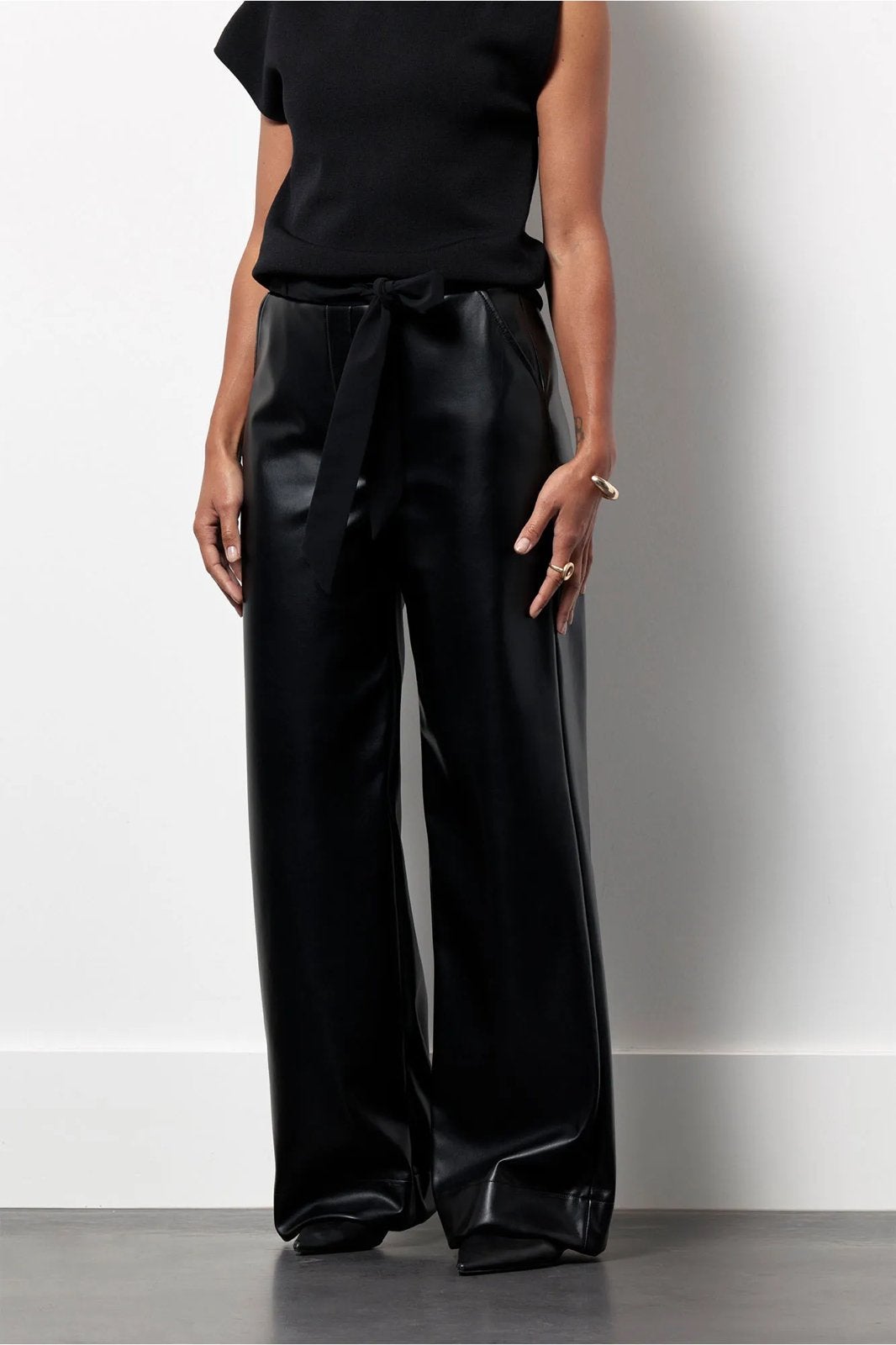 Studio Anneloes zwarte Lexie faux broek travelstof mt L, Zwart, Maat 42/44 (L), Ophalen of Verzenden, Zo goed als nieuw