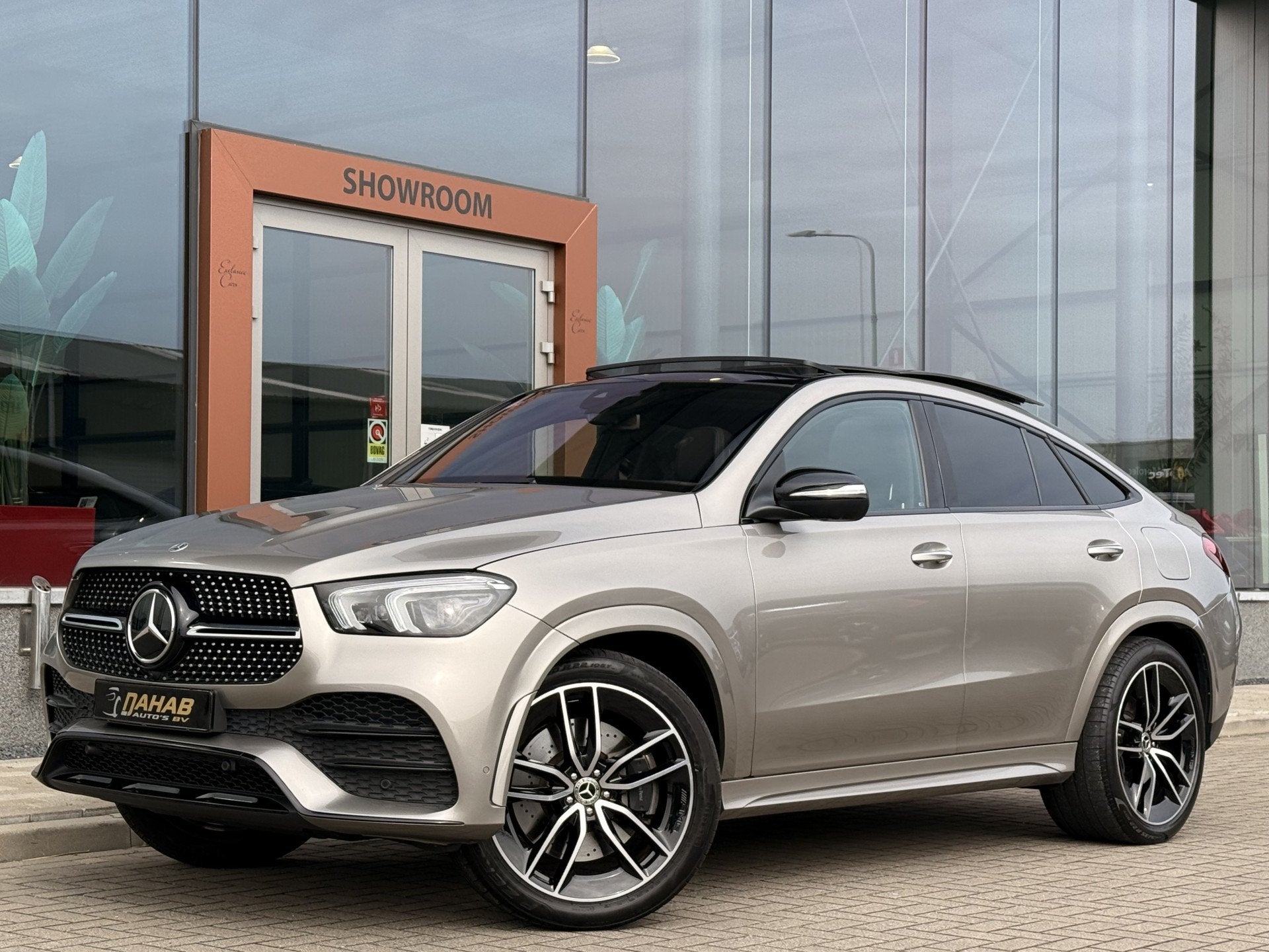 Mercedes-Benz GLE Coupé 350 e 4MATIC Executive AMG | Head U, Auto's, Dealer onderhouden, Gebruikt, Zwart, 4 cilinders