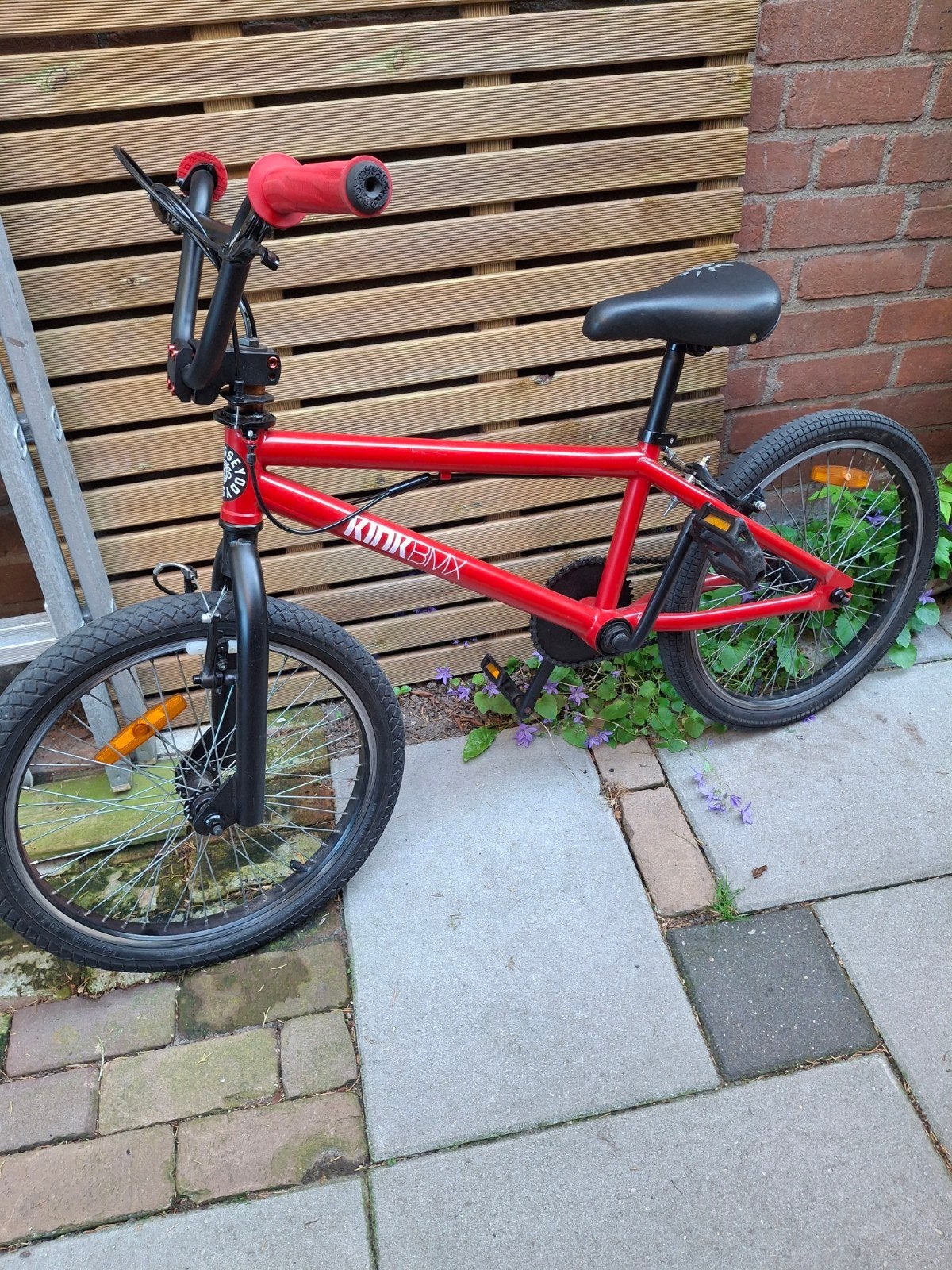 BMX  rood en zwart, Fietsen en Brommers, Fietsen | Crossfietsen en BMX, Ophalen of Verzenden, Gebruikt, Staal