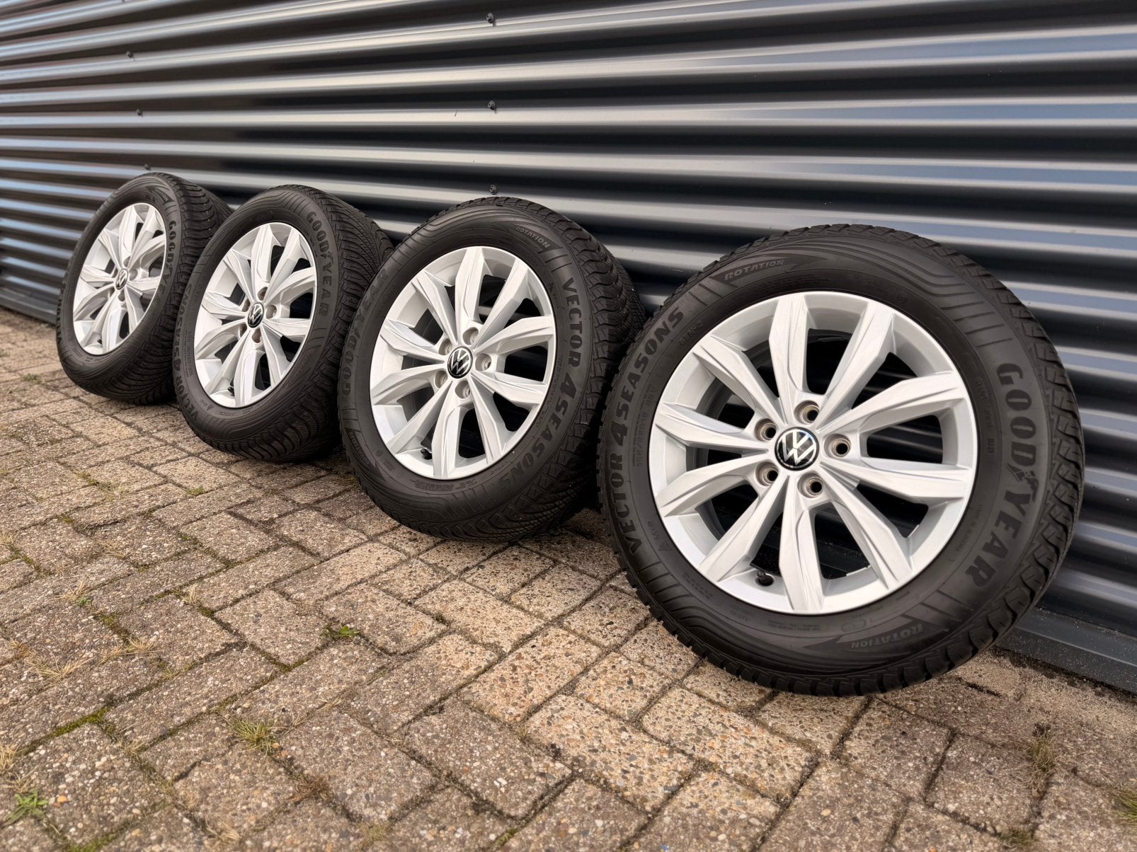 OEM VW Salou 15 inch 5x100 Polo AW 2G AllSeason Fabia Ibiza, Ophalen, Gebruikt, 15 inch, Banden en Velgen