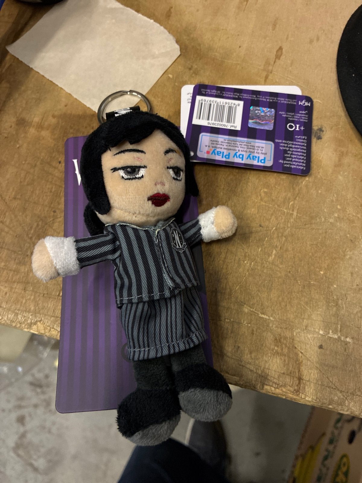 Wednesday Addams Knuffel Sleutelhanger - Play by Play, Kinderen en Baby's, Overige merken, Overige karakters, Overige typen, Nieuw
