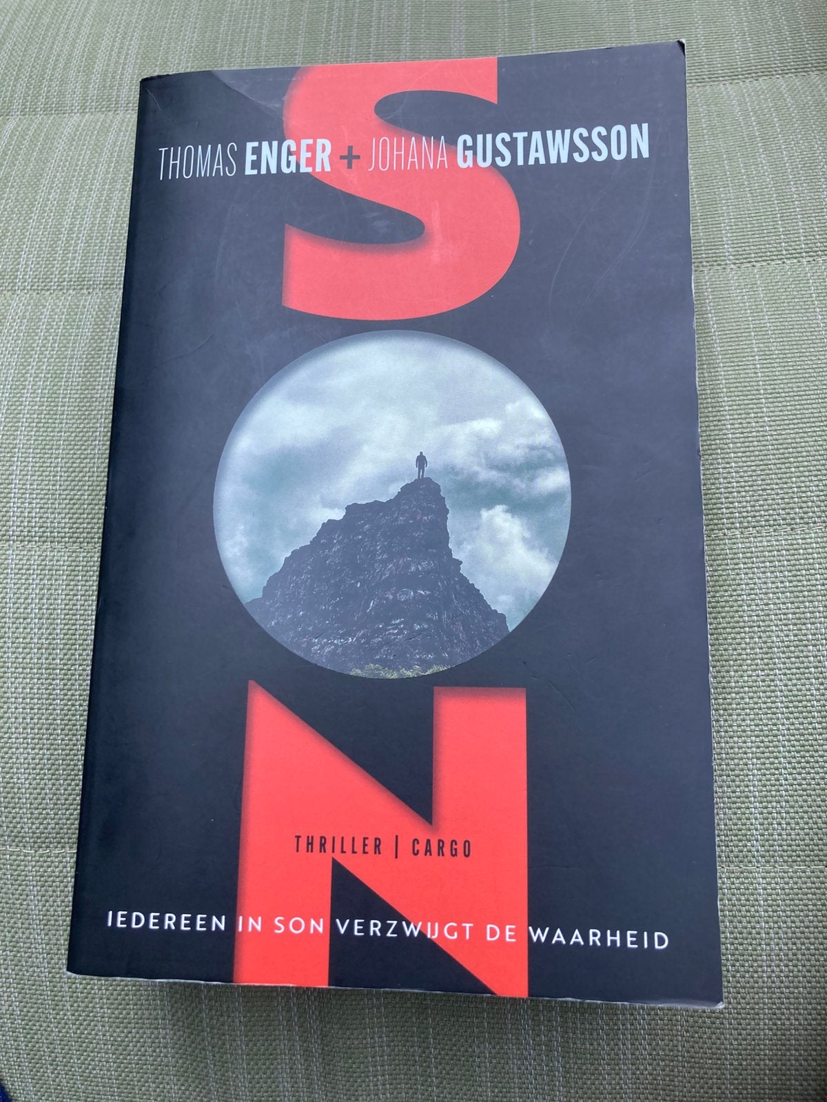 Thomas Enger - Son, Ophalen of Verzenden, Zo goed als nieuw, Thomas Enger; Johana Gustawsson
