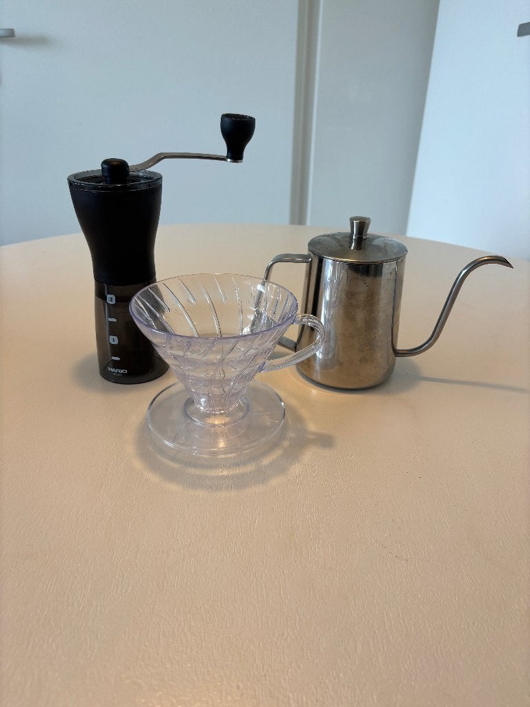 Pour Over Koffieset – Hario Dripper, Handmolen & Kettle, Ophalen, Gemalen koffie, Zo goed als nieuw, Combi