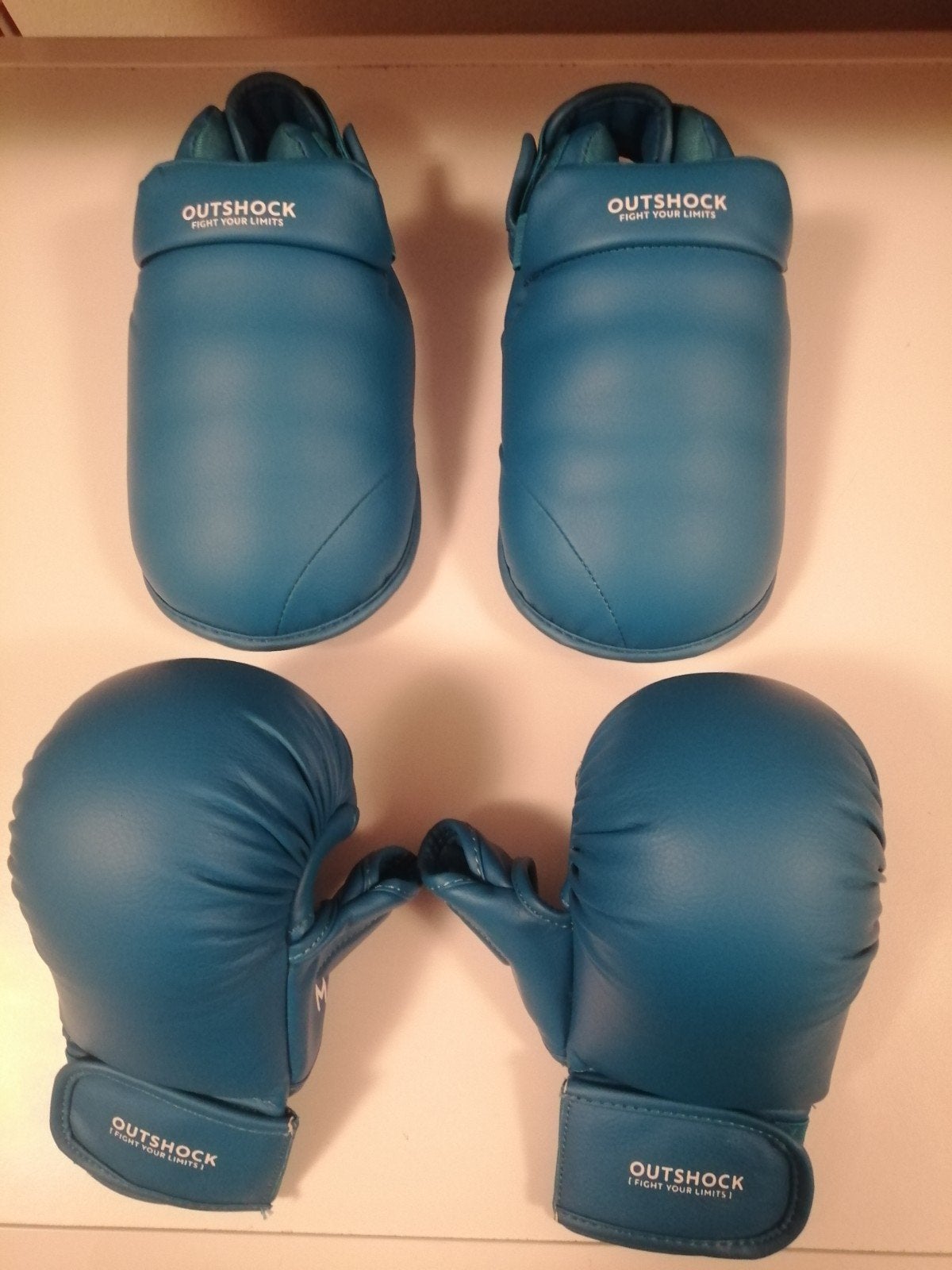 Karate handschoenen en voetbeschermers (maat M), Ophalen, Gebruikt, Vechtsportbescherming, Maat M