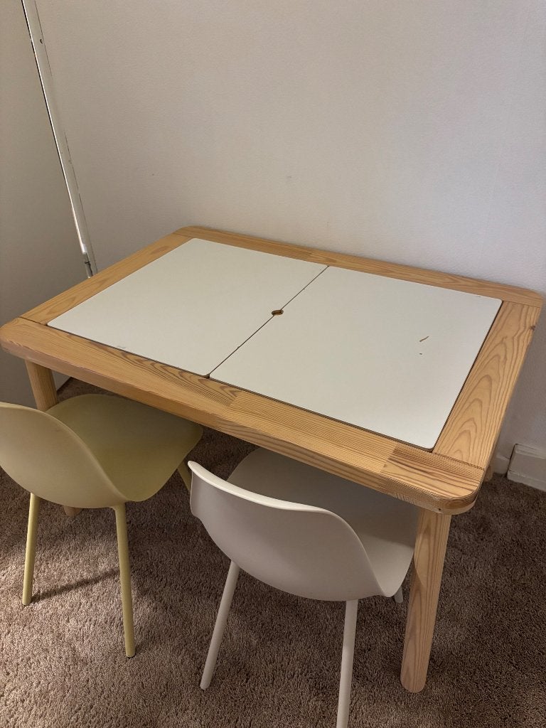 Kinder tafeltje met stoeltjes, Ophalen, Gebruikt, Tafel(s) en Stoel(en)
