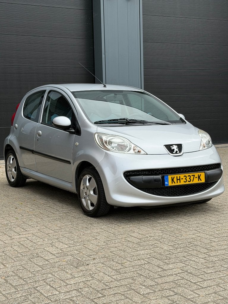 Peugeot 107 XR 5-Deurs | Airco | Gloednieuwe APK t/m 09-2027, Voorwielaandrijving, Stof, 4 stoelen, 68 pk