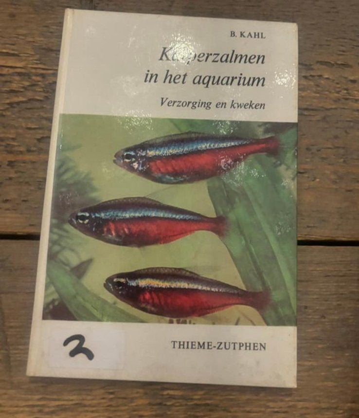Boekje over Karperzalmen in het aquarium! 2€, Ophalen of Verzenden, Zo goed als nieuw, Plant(en), Steen of Hout