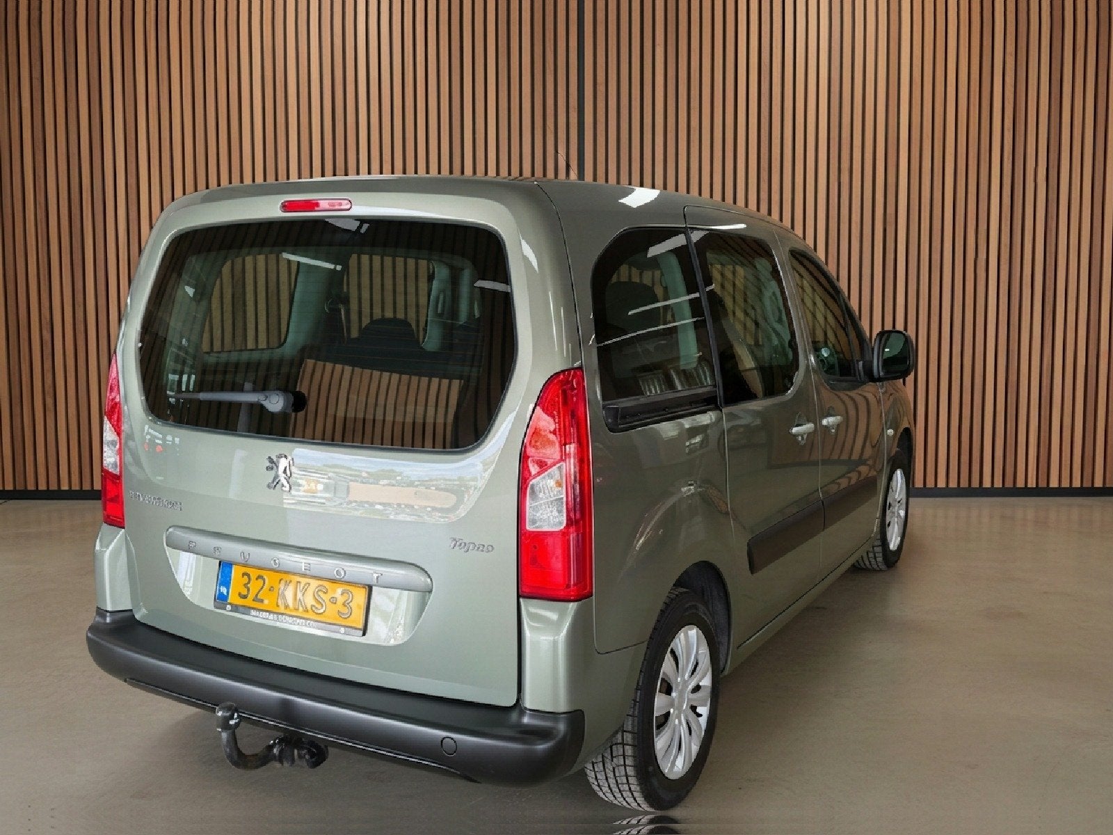 Peugeot Partner Tepee 1.6 XT | Airco | Trekhaak. (bj 2010), Auto's, Peugeot, Voorwielaandrijving, 4 cilinders, Origineel Nederlands