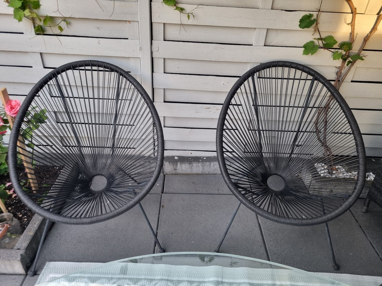 Tuinset: 2 stoelen en een bijzettafel, Tuin en Terras, Tuinstoelen, Ophalen of Verzenden, Gebruikt, Kunststof