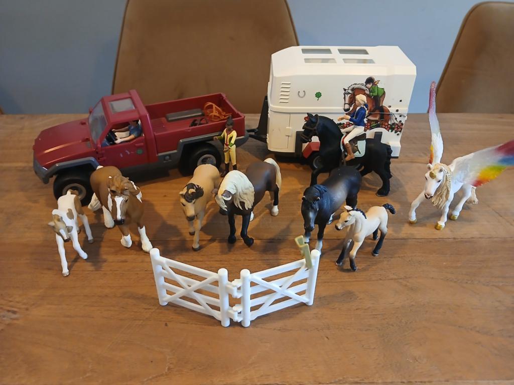 8x Schleich paarden set met jeep, trailer en poppetjes, Kinderen en Baby's, Speelgoed | Overig, Ophalen of Verzenden, Gebruikt