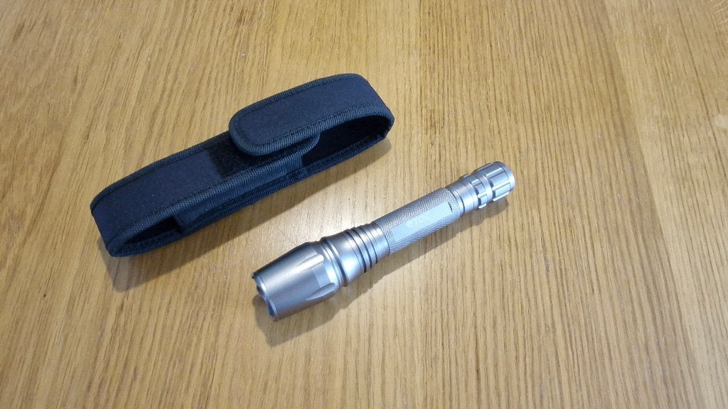 Airsoft Zaklamp met Molle Pouch Zwart, Ophalen of Verzenden, Zo goed als nieuw