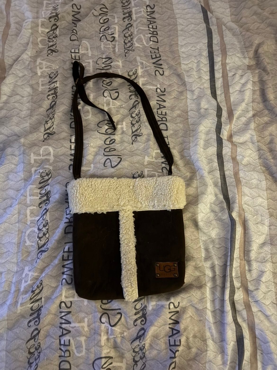 Ugg schoudertasje bruin met teddy voering, Ophalen of Verzenden, Gebruikt, Bruin, Schoudertasje