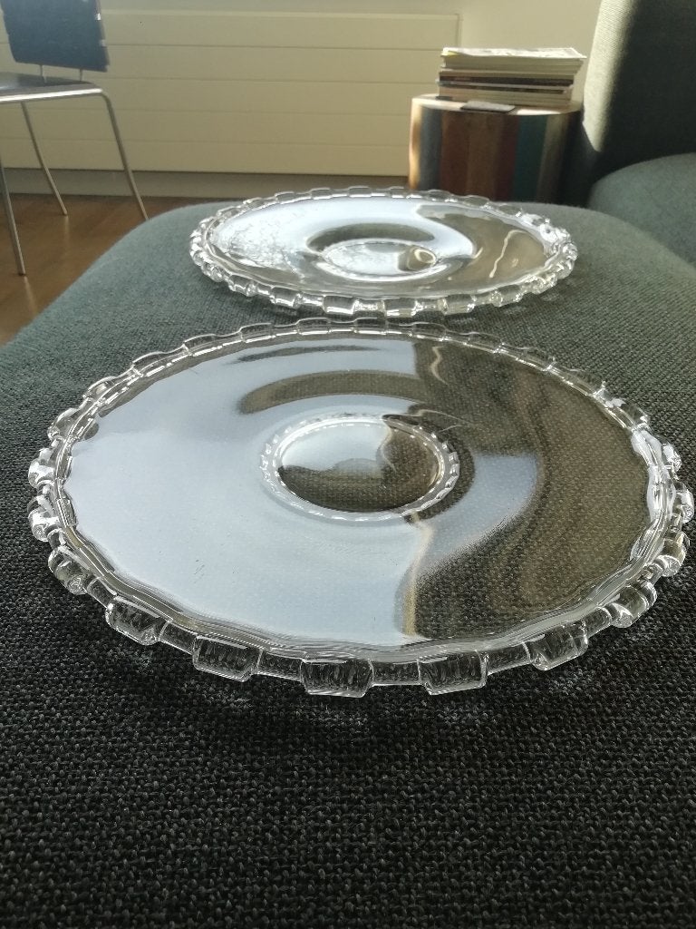 Paar grote glazen platen (serveer schalen?) Leerdam/VsL, Antiek en Kunst, Ophalen
