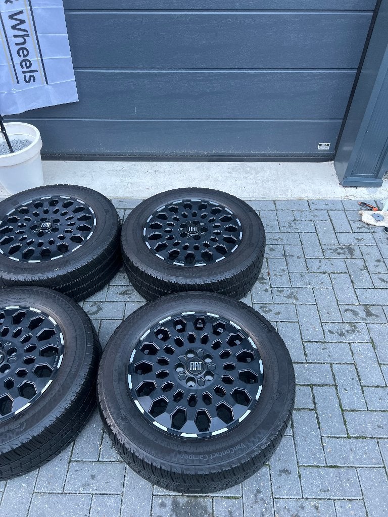 4x Fiat Ducato 5x118 Continental VanContact Camper, 18 inch, 18 inch, Bestelwagen, 255 mm, Banden en Velgen