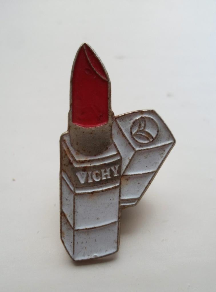 Pin Vichy. Cosmetica., Verzamelen, Speldjes, Pins en Buttons, Zo goed als nieuw, Speldje of Pin, Merk, Ophalen of Verzenden