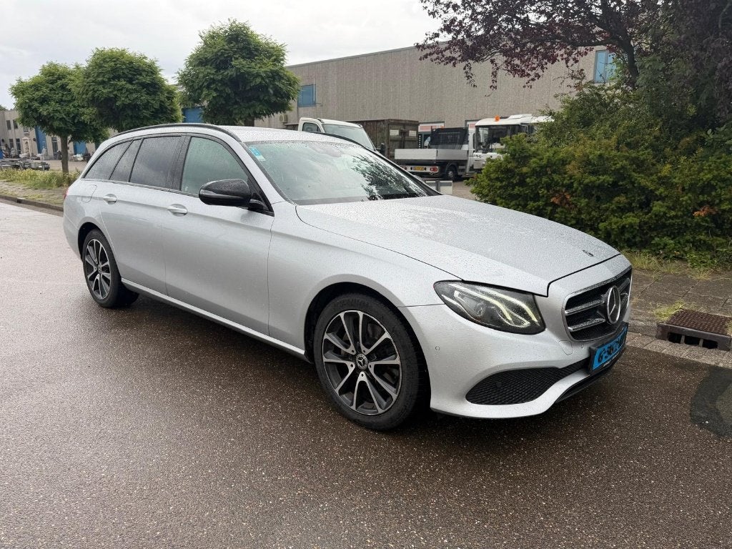 Mercedes-Benz E200 d Estate 150pk 9G-TRONIC 2018 Grijs, Automaat, Zwart, Leder en Stof, 23 km/l