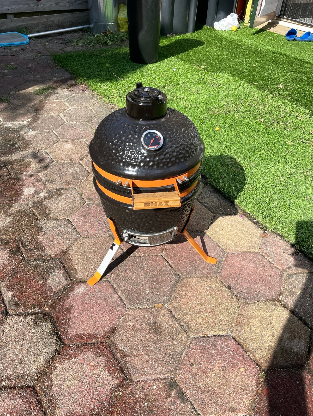 Kamado BBQ - Compact en compleet, Tuin en Terras, Houtskoolbarbecues, Ophalen, Zo goed als nieuw, Met accessoires