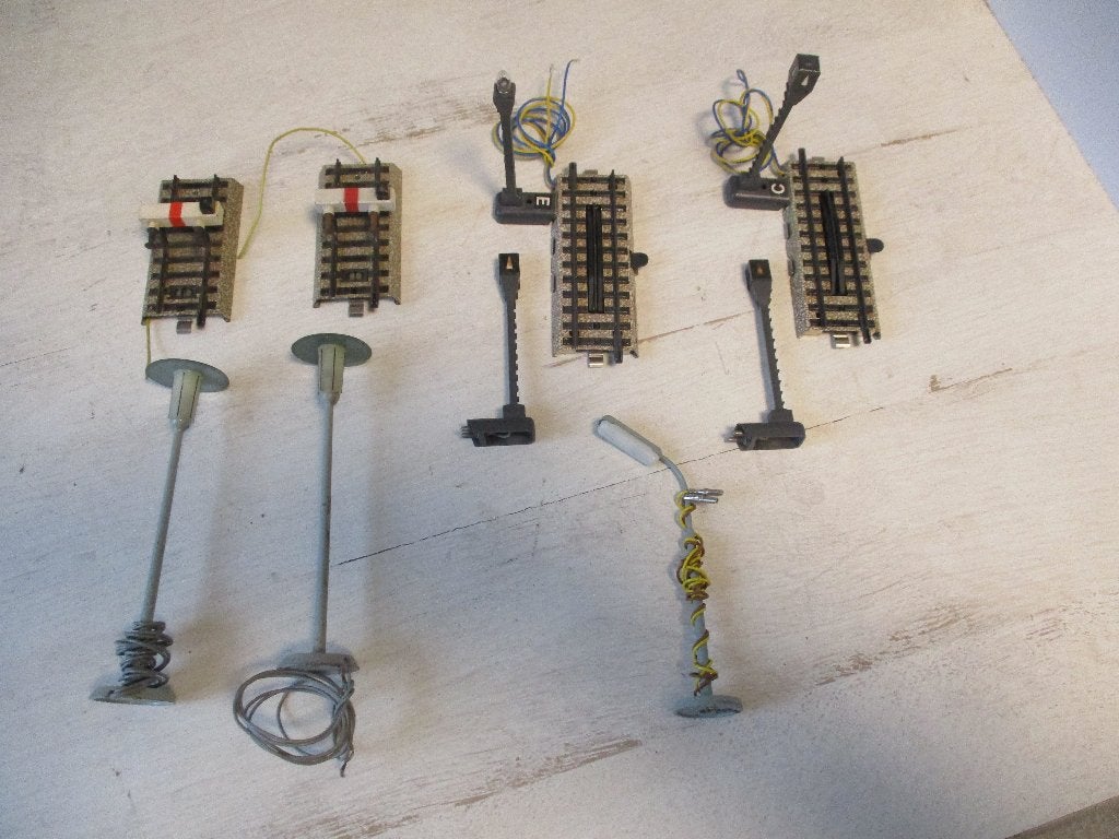 Märklin Kavel Stootblok, Ontkoppelrail en Lampen, Wisselstroom, Rails, Ophalen of Verzenden, Zo goed als nieuw