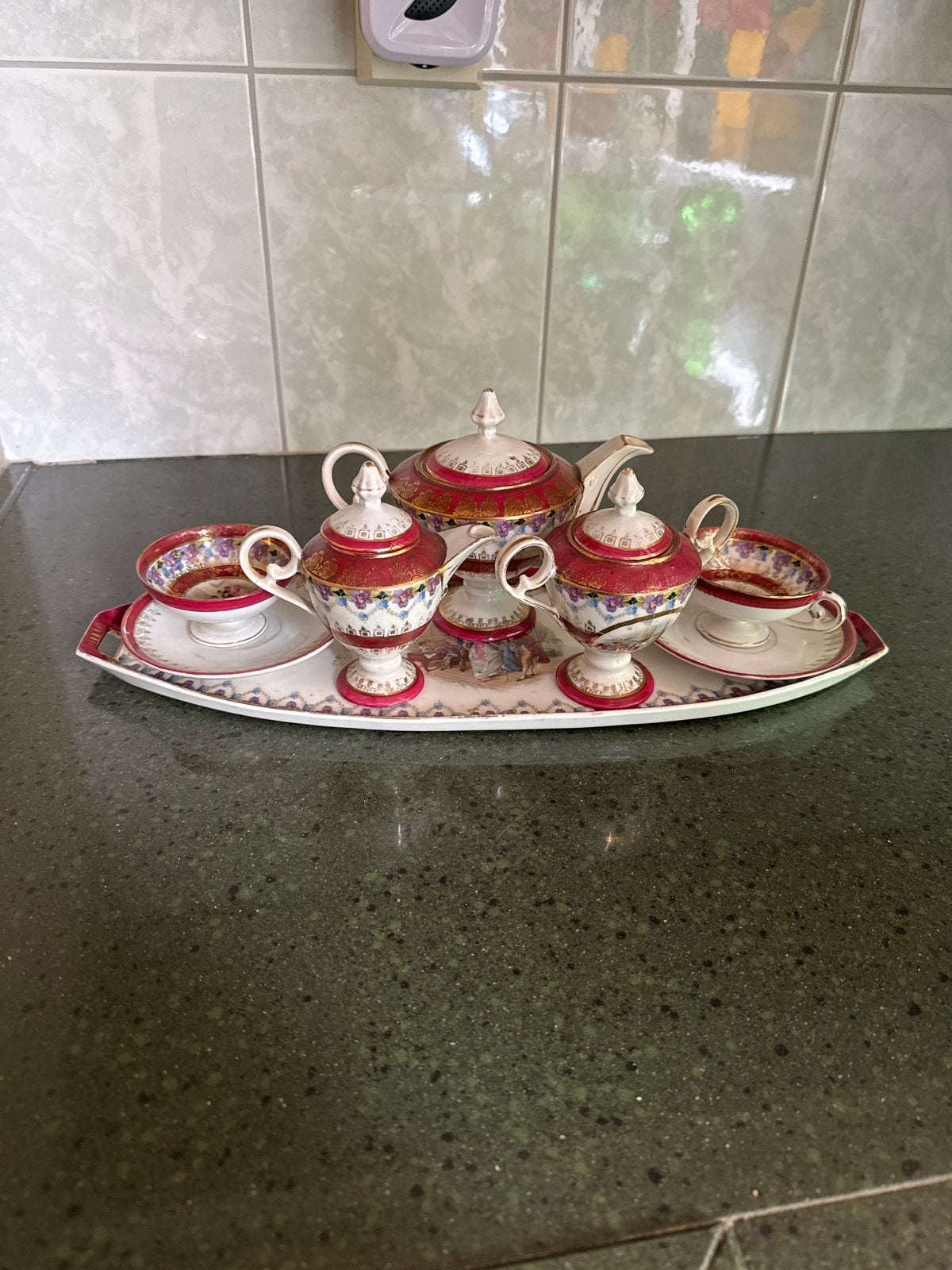 Antiek Porseleinen Theeservies - Rood & Goud, Ophalen of Verzenden