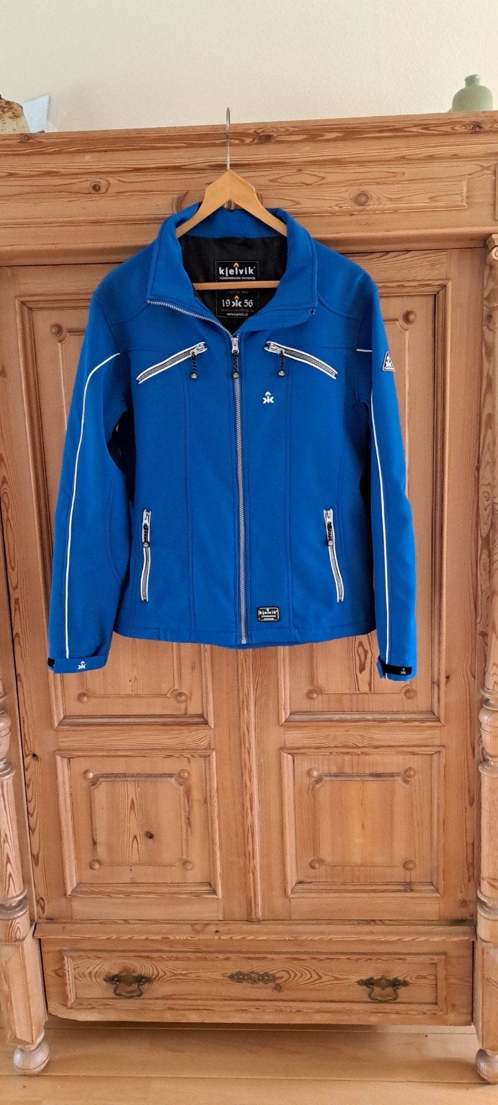 Kjelvik Softshell Jas maat 48,  Blauw, Blauw, Maat 46/48 (XL) of groter, Ophalen of Verzenden, Zo goed als nieuw
