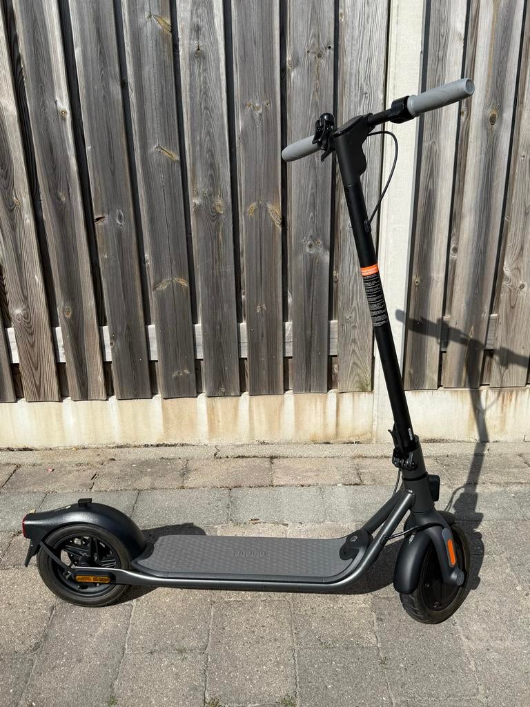 Ninebot F25E elektrische step - Zo goed als nieuw, Ophalen, Zo goed als nieuw, Elektrische step (E-scooter)