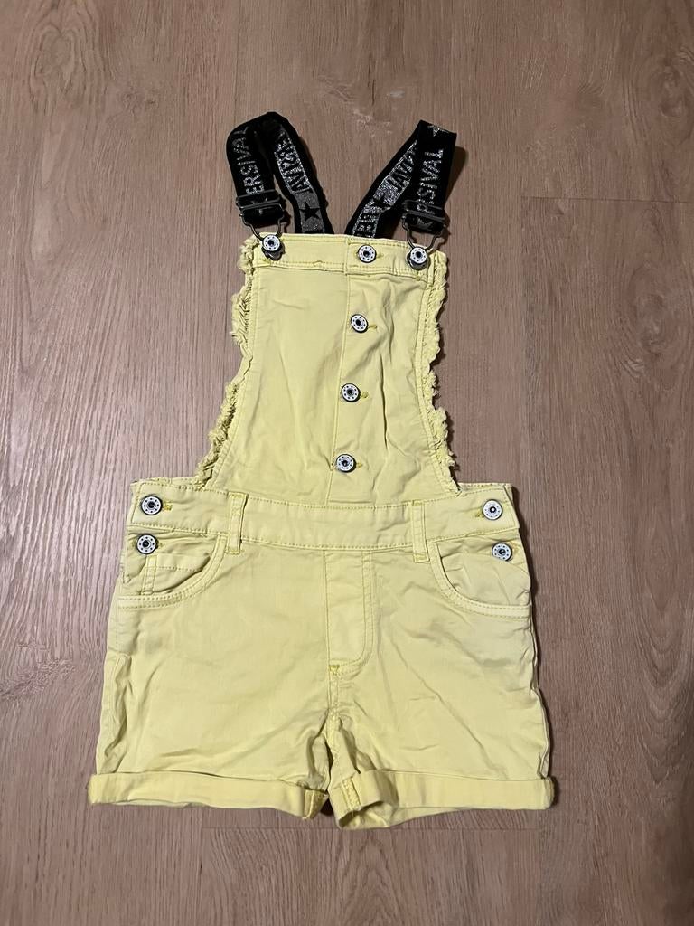 Tuinbroek meisje geel maat 128 / 134 zgan, Kinderen en Baby's, Kinderkleding | Maat 128, Zo goed als nieuw, Meisje, Broek, Ophalen of Verzenden