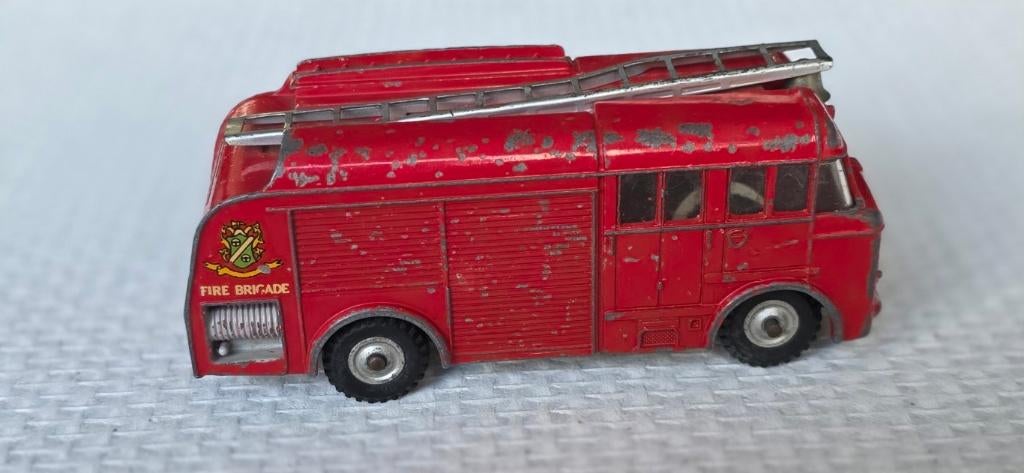 Dinky Toys No. 259 -originele  Bedford Fire Engine, Ophalen of Verzenden, Gebruikt, Bus of Vrachtwagen, Dinky Toys