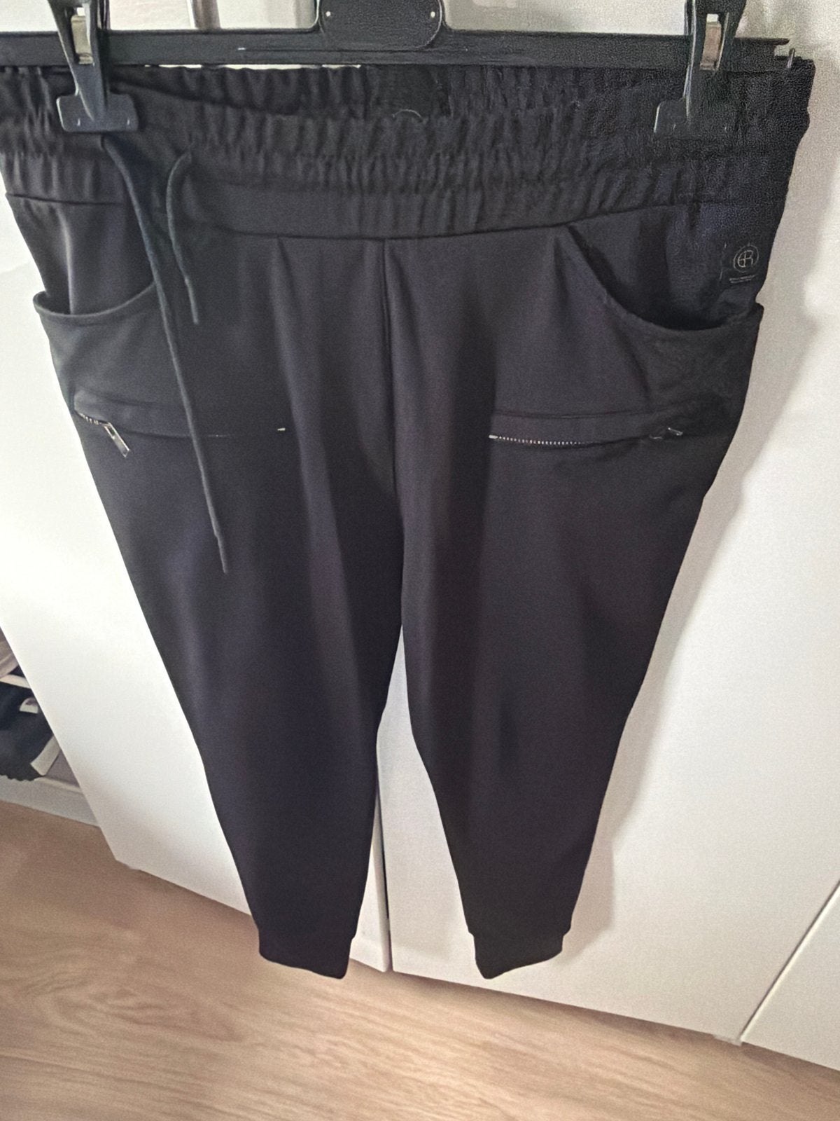 Elias Rumelis broek Zwart Maat L, Ophalen, Zo goed als nieuw, Maat 52/54 (L), Zwart