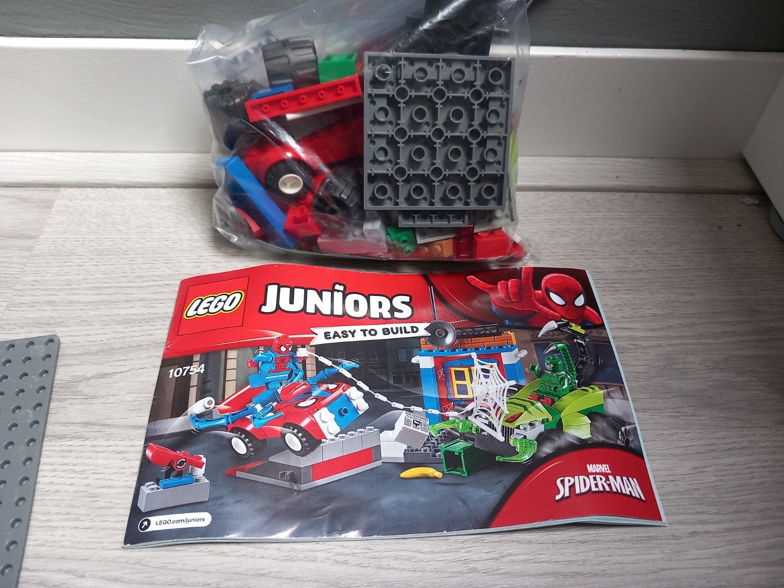 lego juniors 10754 marvel spiderman, Ophalen of Verzenden, Zo goed als nieuw