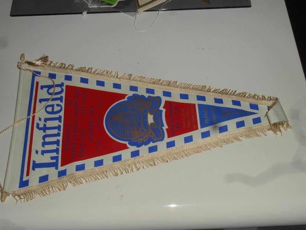 oude voetbal vaan + mini vaantje Linfield ierland, Ophalen of Verzenden, Gebruikt, Buitenlandse clubs, Vaantje of Sjaal