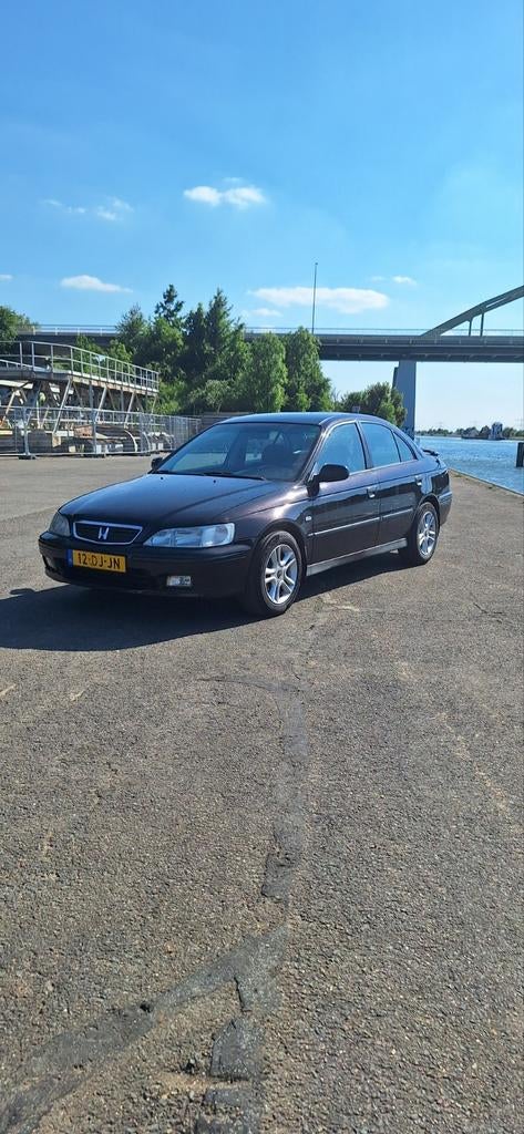 Honda Accord 1.6 I S 1999 Zwart, Auto's, Honda, Voorwielaandrijving, 4 cilinders, 1590 cc, Zwart