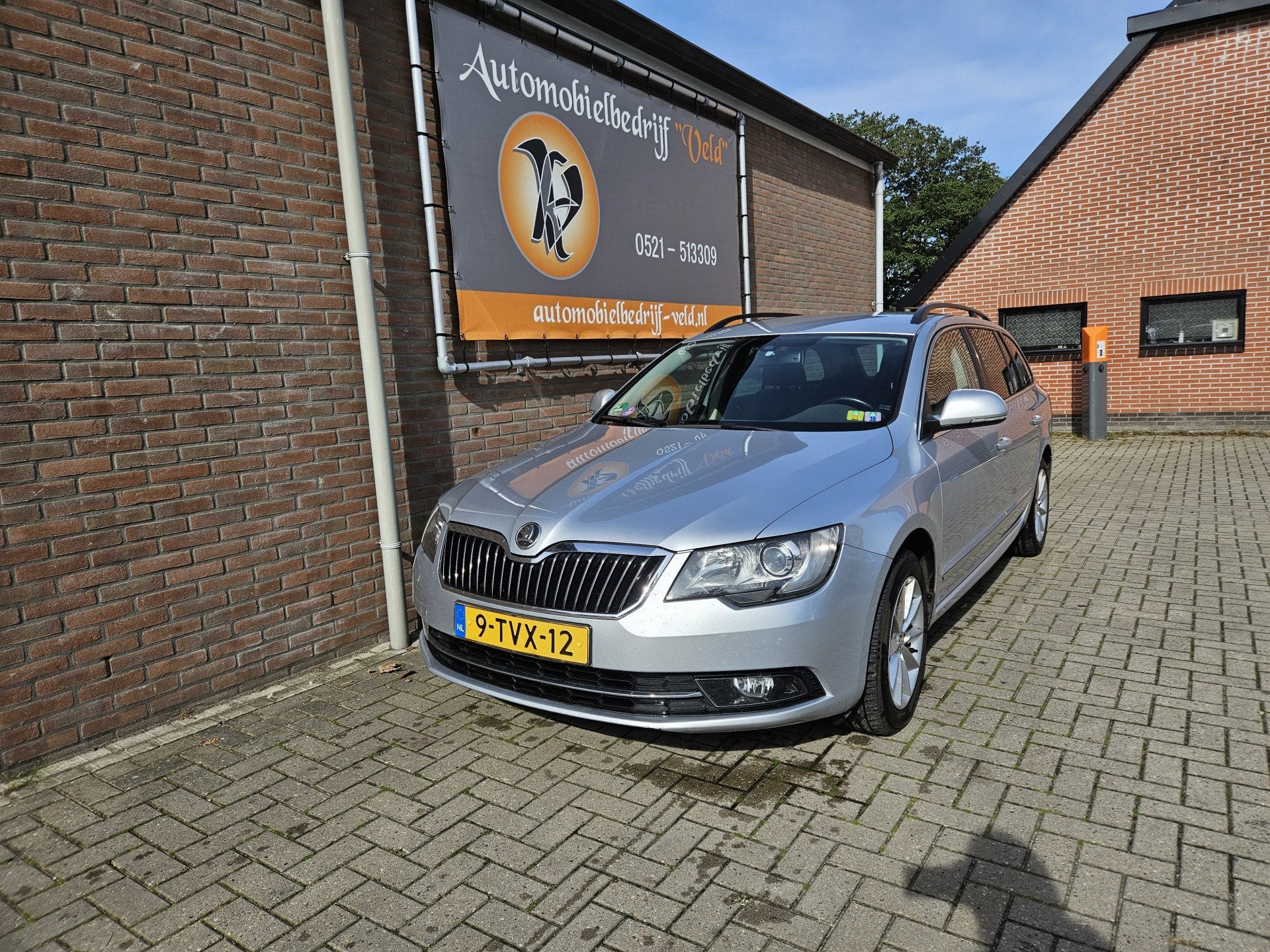 Skoda Superb Combi 1.8 TSI Ambition (bj 2014, automaat), Auto's, Euro 5, Stof, Gebruikt, Zwart