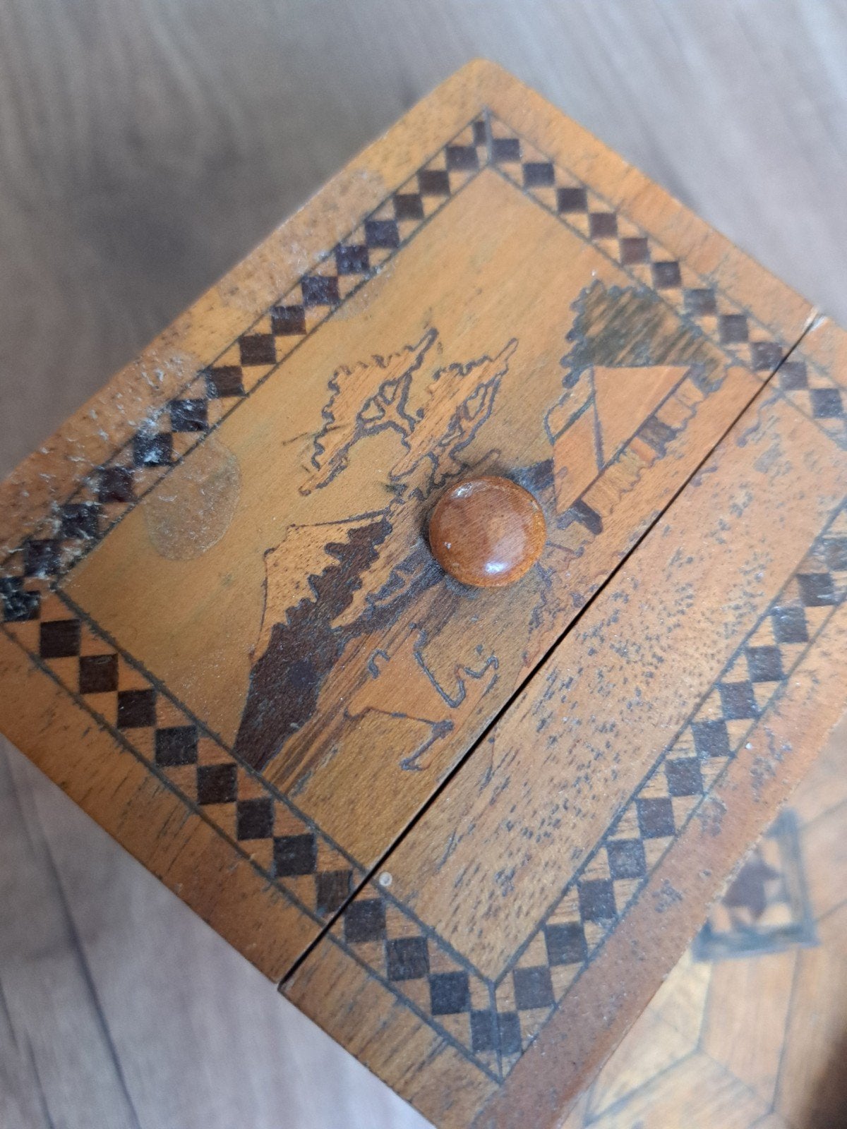 Vintage houten sigarettendoos met vogeldecoratie, Verzenden