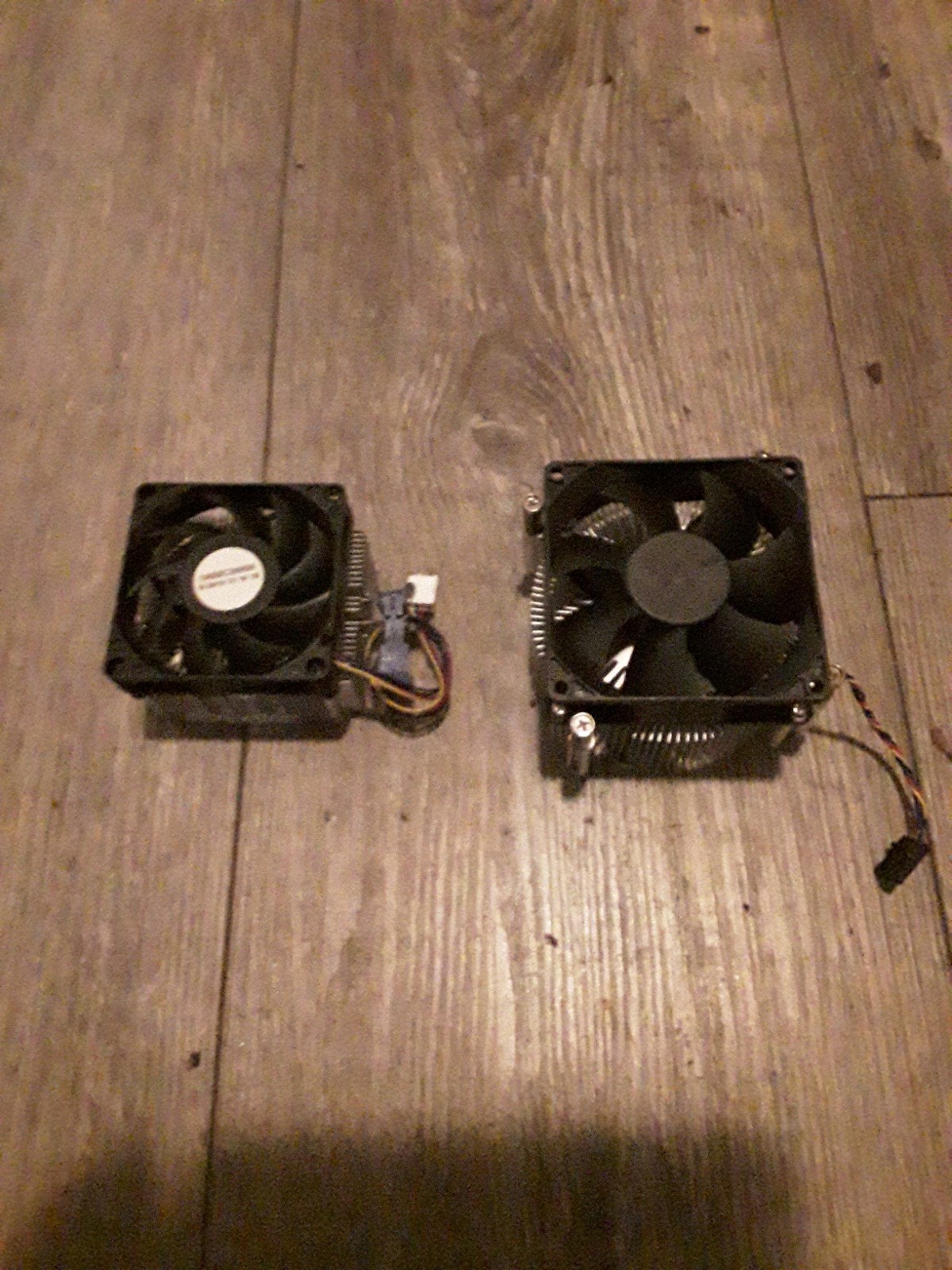 2 koelers cpu te koop voor pc Dell optiplex 710, Computers en Software, Ophalen of Verzenden, Luchtkoeling