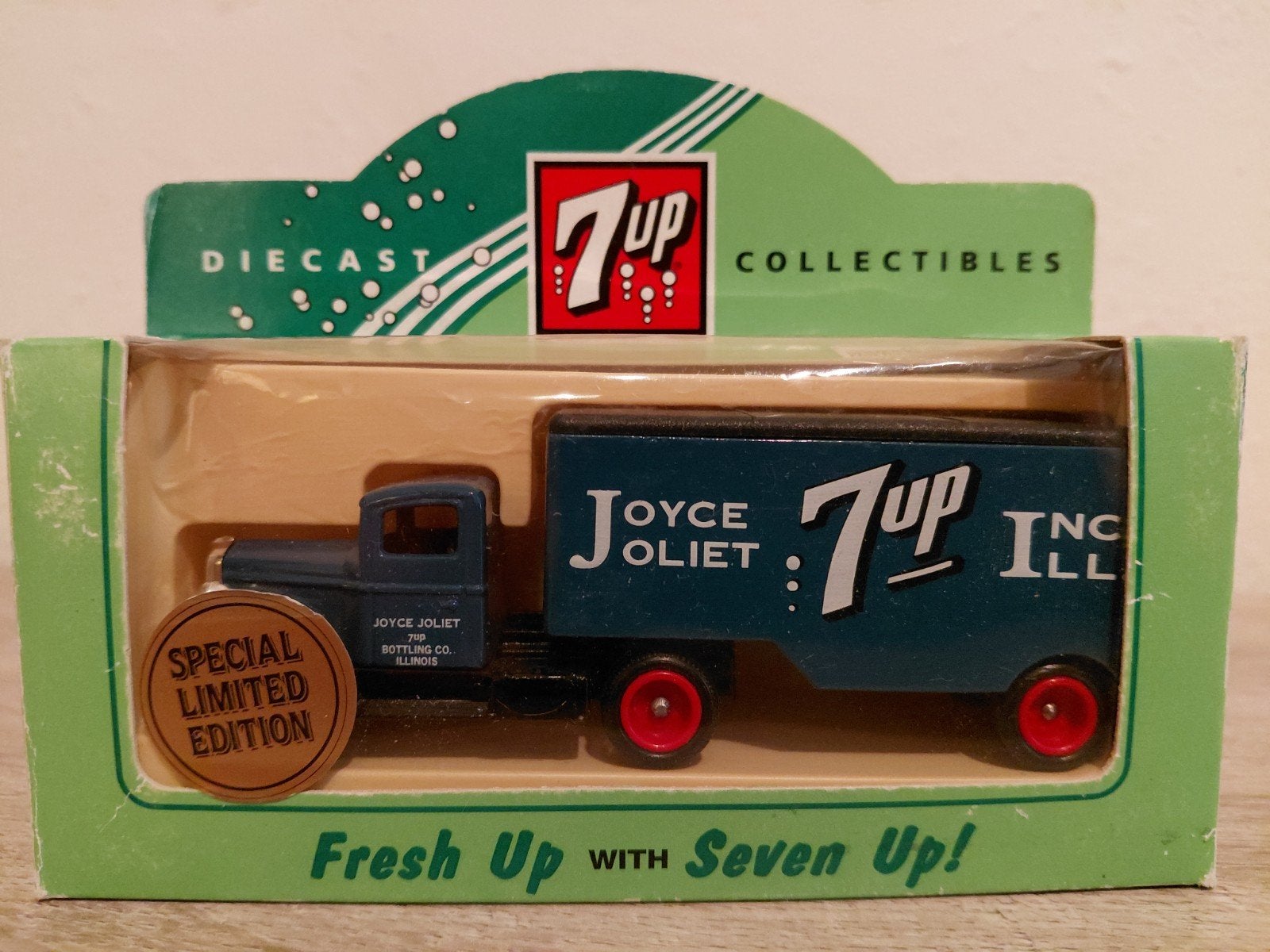 Limited Edition 1935 Ford 3 Ton Articulated Truck, Hobby en Vrije tijd, Overige merken, Auto, Verzenden, Groter dan 1:32