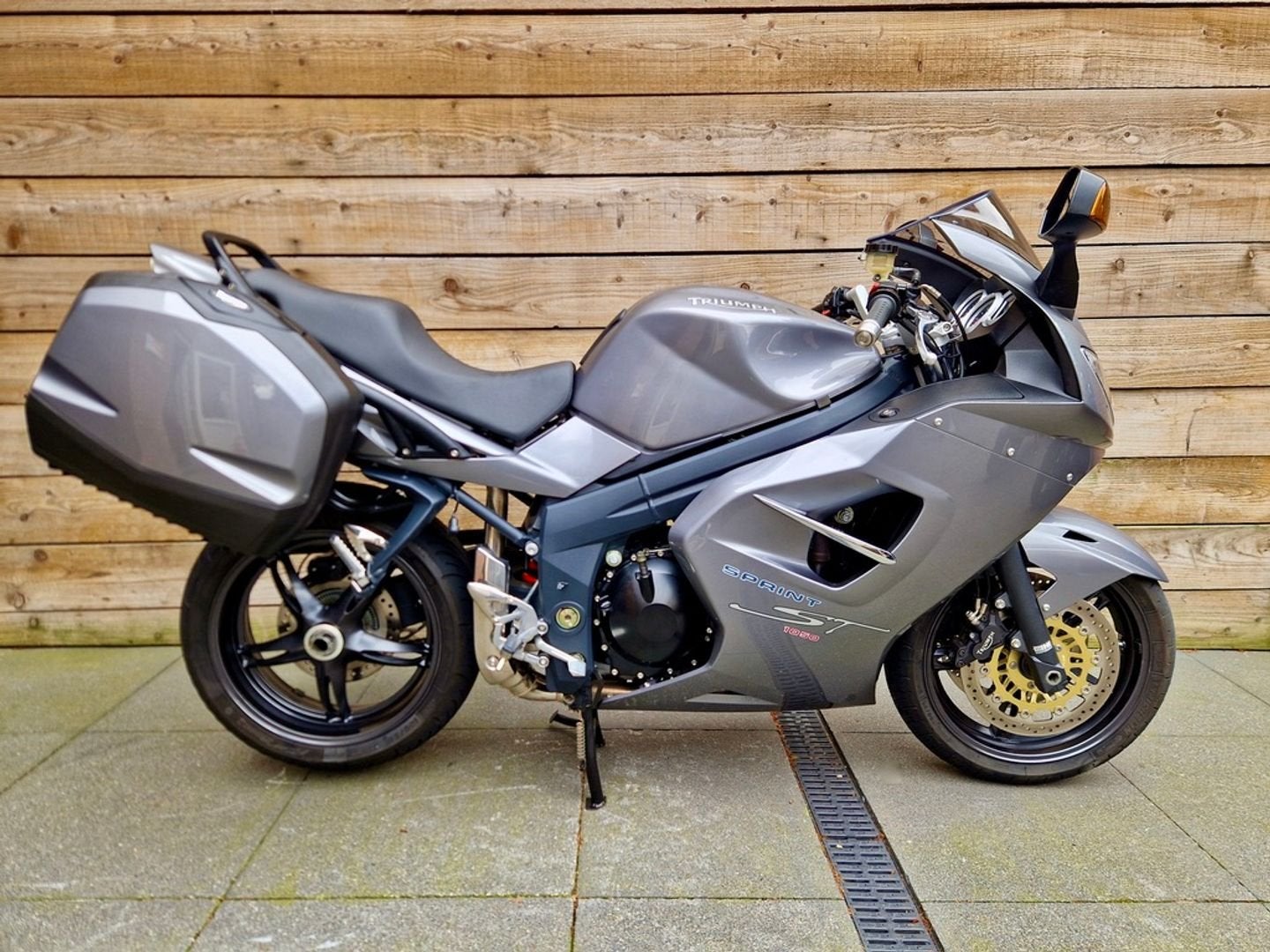 Uniek & Org NLD TRIUMPH SPRINT ST 1050 ABS 2011 pas 18050km, Motorrijbewijs A, Bedrijf, 1050 cc, Meer dan 35 kW