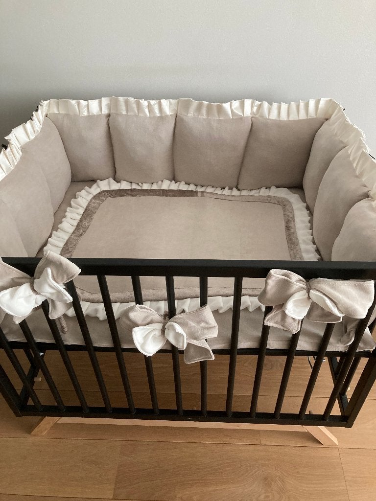 Foto 5 van babynestje en boxaankleding