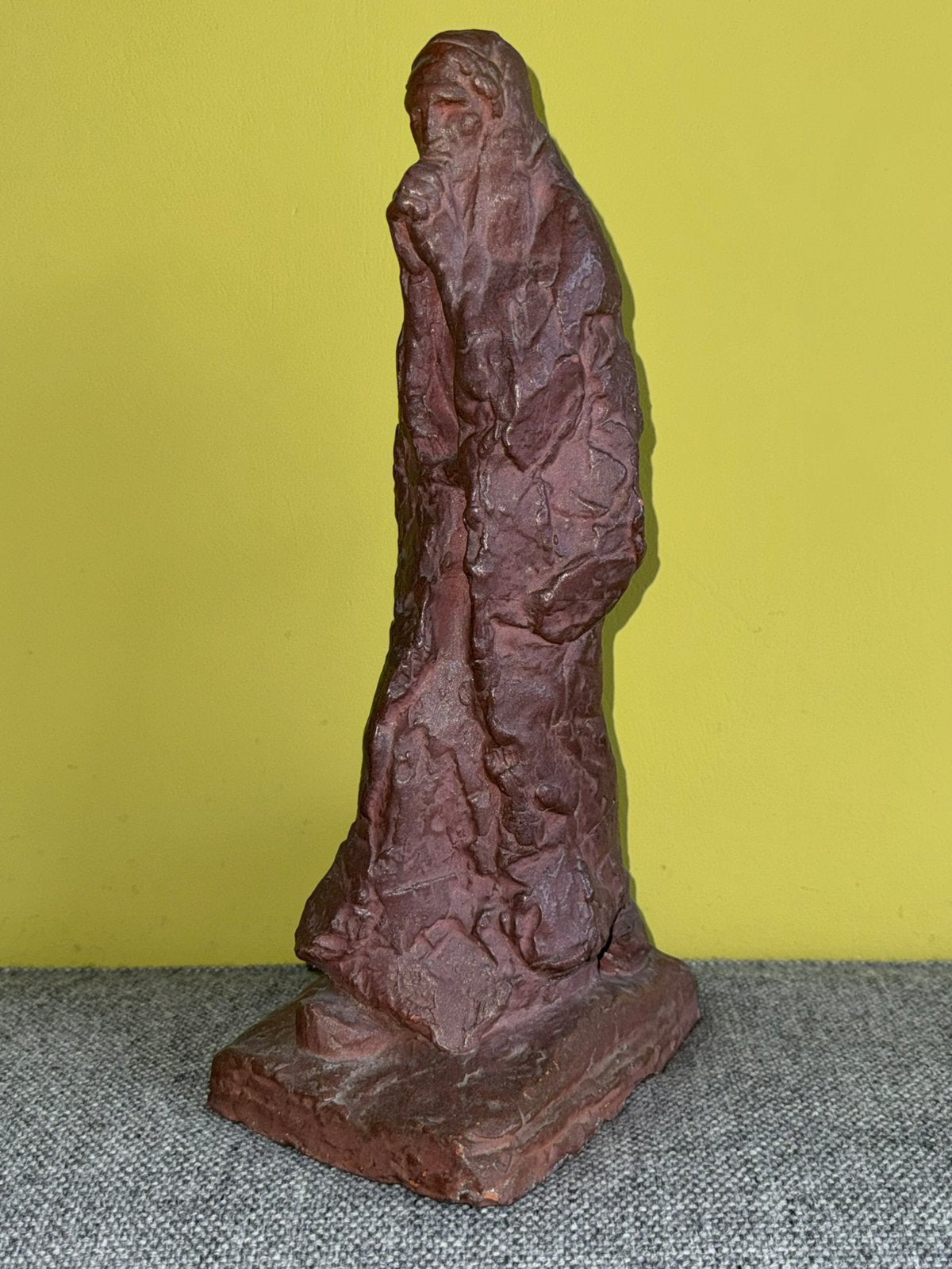 Vissersvrouw - Joseph Witterwulghe (1883-1967), Ophalen of Verzenden, Gepatineerd, 20 - 50 cm, Steen of Keramiek