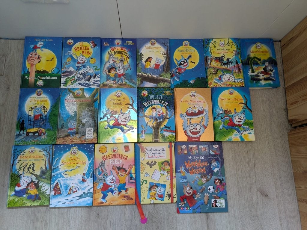 Dolfje Weerwolfje bundel 18 hardcover boeken Paul van Loon, Ophalen of Verzenden, Zo goed als nieuw, Paul van Loon, Fictie algemeen