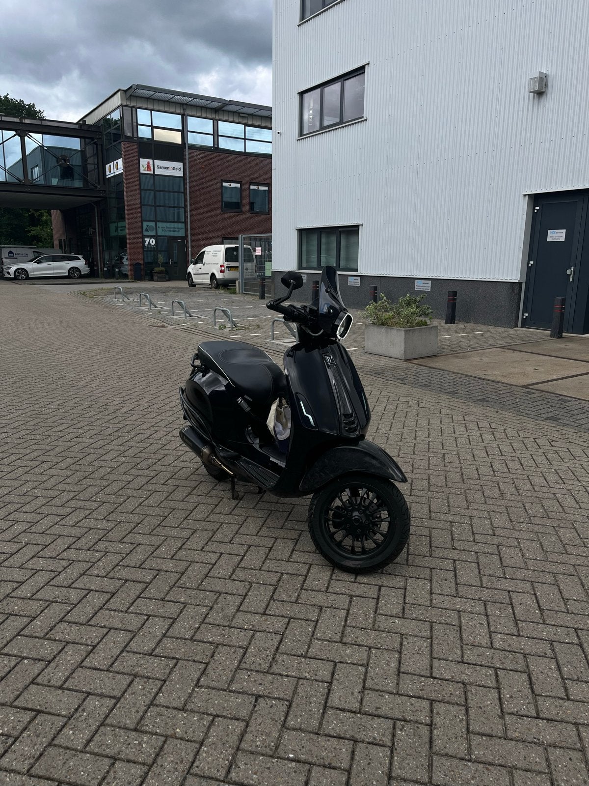 Vespa Sprint 80cc Akrapovic, Fietsen en Brommers, Scooters | Vespa, Zo goed als nieuw, Overige modellen, Maximaal 45 km/u, Benzine