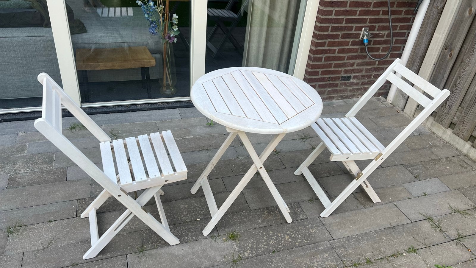 Witte inklapbare bistro set - 2 stoelen en tafel, Tuin en Terras, Tuinsets en Loungesets, Gebruikt, Eettafel, Tuinset, Hout