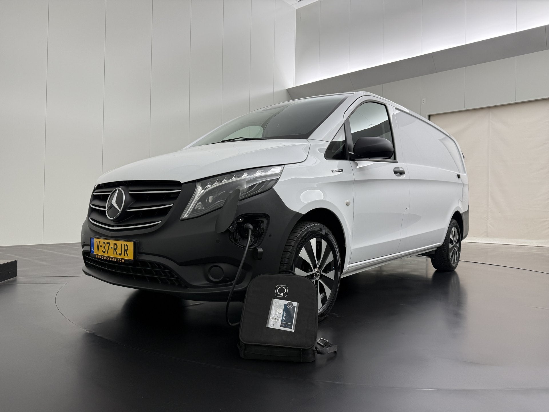 Mercedes-Benz eVito Lang | Elektrisch SOH 93,6% | Led | Mult, Auto's, Dealer onderhouden, Stof, Gebruikt, 116 pk