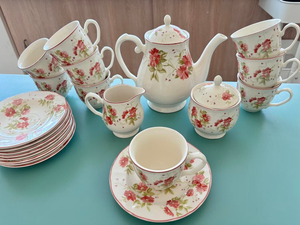 Compleet theeservies voor 9 personen met bloemmotief, Ophalen of Verzenden, Zo goed als nieuw