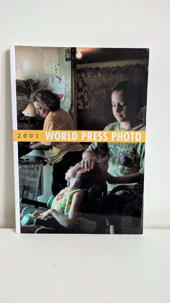 World Press Photo 2000 en 2001, Boeken, Overige gebieden, Zo goed als nieuw, Ophalen, 20e eeuw of later