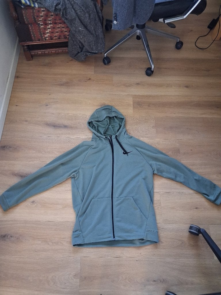Comfortabele Nike hoodie - Maat L - Groen, Maat 52/54 (L), Nike, Ophalen of Verzenden, Zo goed als nieuw