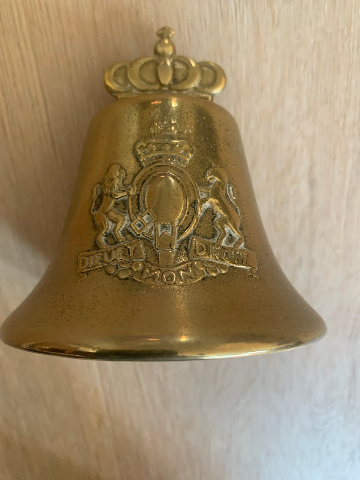 Oud Engelse koperen tafelbel met kroon en wapen, Antiek en Kunst, Ophalen of Verzenden, Koper