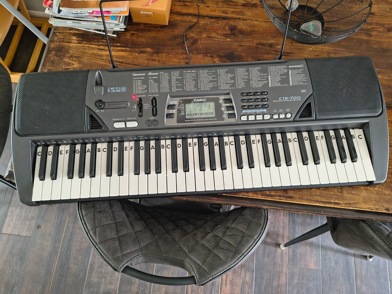 Casio CTK-700 Keyboard met adapter, Ophalen of Verzenden, Zo goed als nieuw, 61 toetsen, Casio