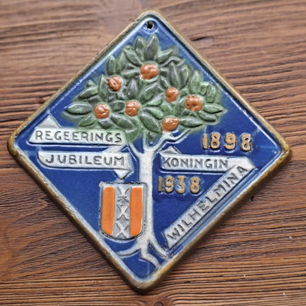 Vintage Oranje Tegel Jubileum Wilhelmina 1938  Goedewaagen, Ophalen of Verzenden, Gebruikt, Nederland, Overige typen